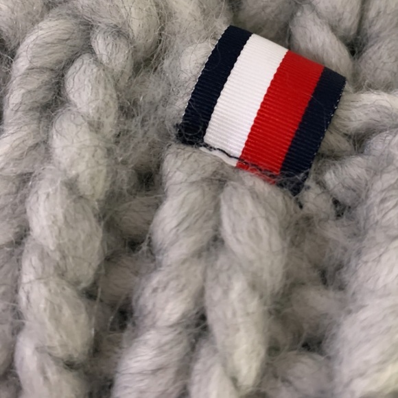 TOMMY HILFIGER Knit Cuffed Beanie - Picture 2 of 2
